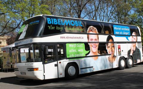 Nagyváradon a Bibliabusz